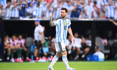 Lionel Messi pète le record de Miroslav Klose
