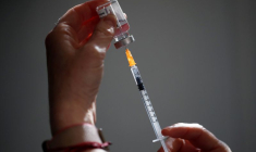 L'EUROPE NE DOIT PAS ÊTRE "L'IDIOT UTILE" SUR LES VACCINS, SELON L'ELYSÉE