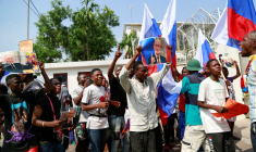 Certains Congolais protestent et remettent en question le but de la visite de Macron