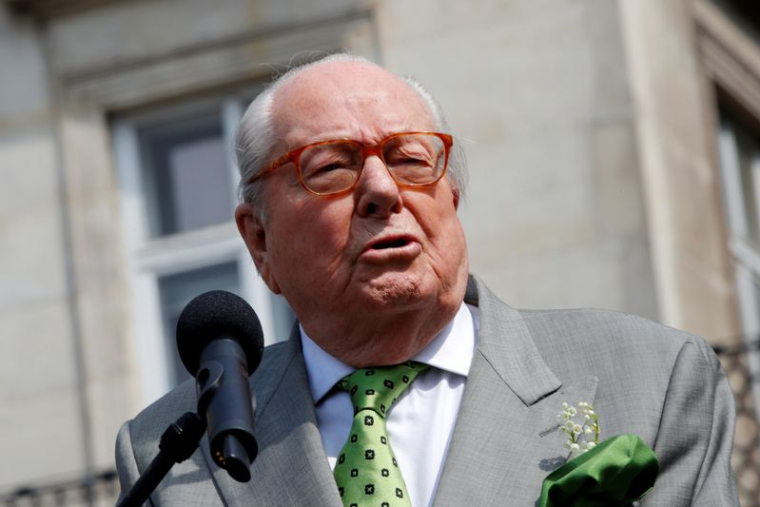 JEAN-MARIE LE PEN HOSPITALISÉ À PARIS POUR UN AVC MINEUR, DIT SON CONSEILLER