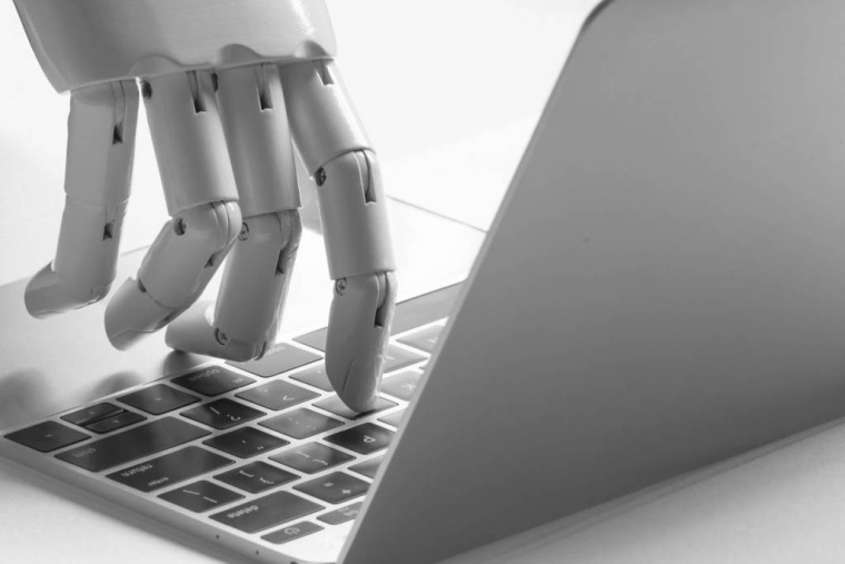 Les chatbots : le nouvel interlocuteur privilégiédes consommateurs ?