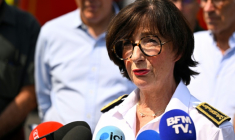 La préfète de Gironde et de Nouvelle-Aquitaine, Sophie Brocas, le 24 juillet 2026 à Lège-Cap-Ferret (Gironde) ( AFP / JULIEN DE ROSA )