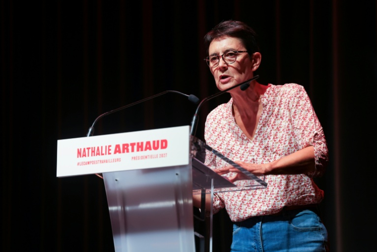 La candidate de Lutte ouvrière à la présidentielle, Nathalie Arthaud, lors de son premier meeting de campagne à Paris, le 26 septembre 2026 ( AFP / Mehdi FEDOUACH )