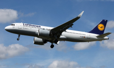 ( AFP / ADRIAN DENNIS )