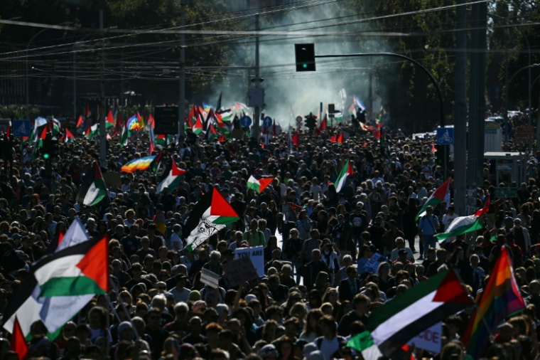 Manifestants propalestiniens à Rome, le 4 octobre 2025. ( AFP / Filippo MONTEFORTE )