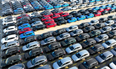 L'Union européenne ouvre la porte à une alternative aux taxes antidumping imposées depuis octobre 2024 aux véhicules électriques fabriqués en Chine ( AFP / STR )