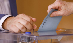 Un bureau de vote à Vanves, près de Paris