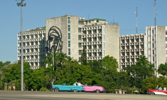 Une vue du bâtiment du ministère de l'Intérieur de Cuba sur la place de la Révolution à La Havane, le 6 janvier 2026 ( AFP / ADALBERTO ROQUE )