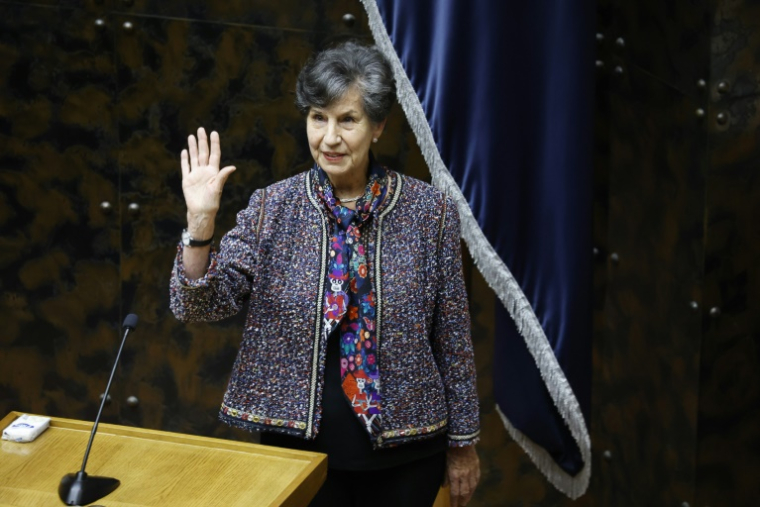 La sénatrice Isabel Allende Bussi fait ses adieux au Sénat à Valparaiso, au Chili, le 8 avril 2025 ( AFP / FRANCESCO DEGASPERI )