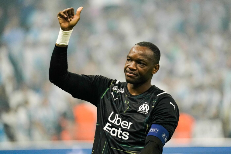 Steve Mandanda cash sur le nouveau logo de l'OM
