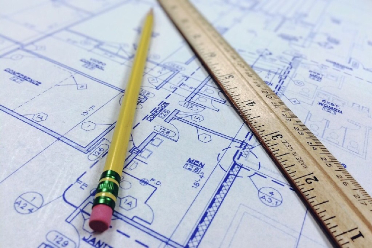Construire un immeuble sans grue, c’est possible! (Crédits photo : Pixabay - Wokandapix )