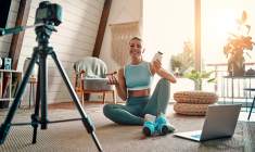 Là où les campagnes institutionnelles échouent parfois à mobiliser, les influenceurs captent l'attention en racontant leur propre cheminement. (crédit: Adobe Stock/photo)