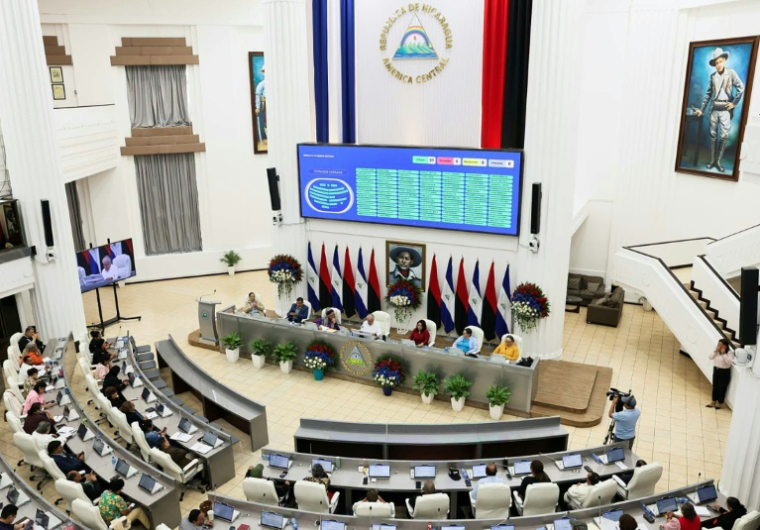 Photo publiée par l'Assemblée nationale du Nicaragua montrant les parlementaires assistant à un débat sur une réforme constitutionnelle proposée par le président Daniel Ortega à Managua, le 28 juillet 2026 ( Assemblée nationale du Nicaragua / ASAMBLEA GENERAL DE NICARAGUA )