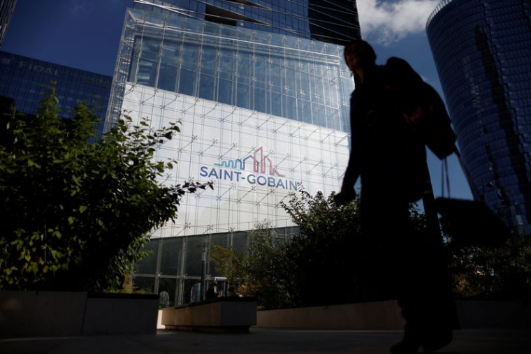 Le siège social de Saint-Gobain dans le quartier d'affaires de La Défense à Paris