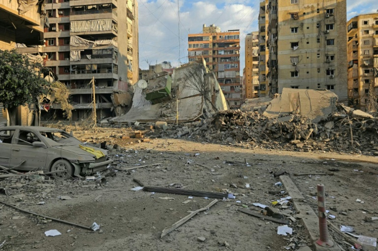 Des immeubles détruits par une attaque aérienne israélienne dans le quartier de Haret Hreik, dans la banlieue sud de Beyrouth, le 7 mars 2026 ( AFP / - )
