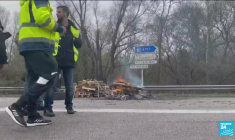 Retraites : les blocages se poursuivent, la CGT dénonce le "mépris" et "l'indifférence" du pouvoir