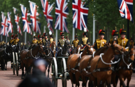 Défilé sur le Mall à Londres des forces armées britanniques pour célébrer le 80e anniversaire du jour de la Victoire en Europe, marquant la fin de la Seconde Guerre mondiale en Europe, le 5 mai 2025 ( POOL / HENRY NICHOLLS )