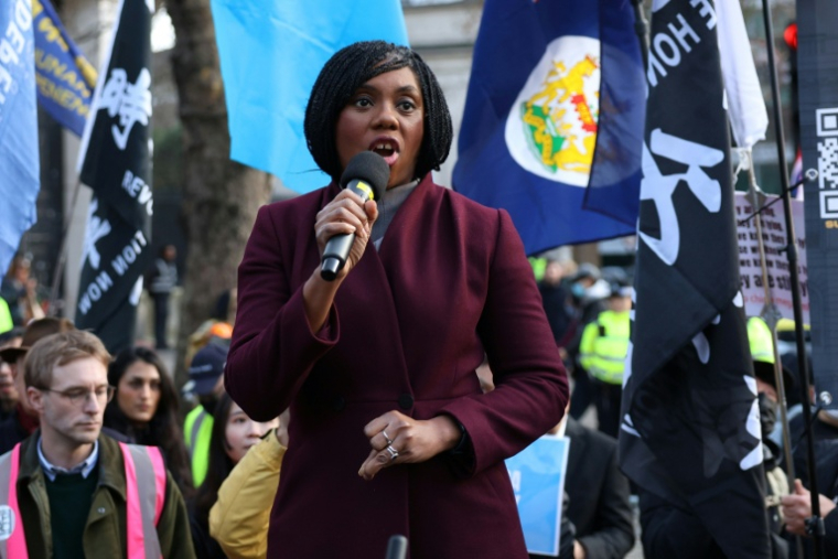 La cheffe du parti conservateur britannique, Kemi Badenoch, à la manifestation contre le projet de super-ambassade chinoise à Londres le 17 janvier 2025 ( AFP / Toby Shepheard )