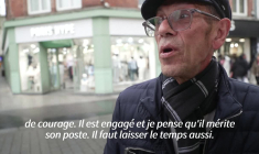 Saint-Denis: des habitants réagissent aux attaques racistes visant le maire