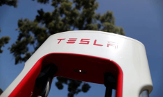 LA CORÉE DU SUD OUVRE UNE ENQUÊTE DE SÉCURITÉ SUR DES VÉHICULES TESLA