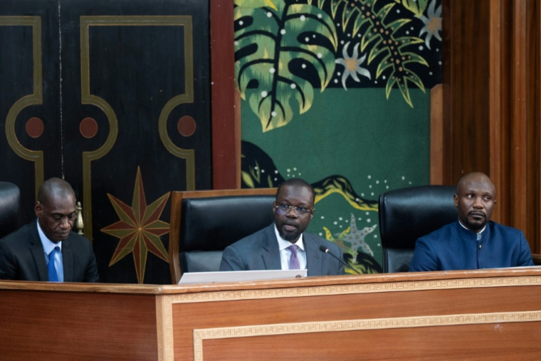 L'ancien Premier ministre sénégalais Ousmane Sonko (c) prononce son premier discours en tant que nouveau président de l'Assemblée nationale, le 26 mai 2026 à Dakar ( AFP / SEYLLOU )