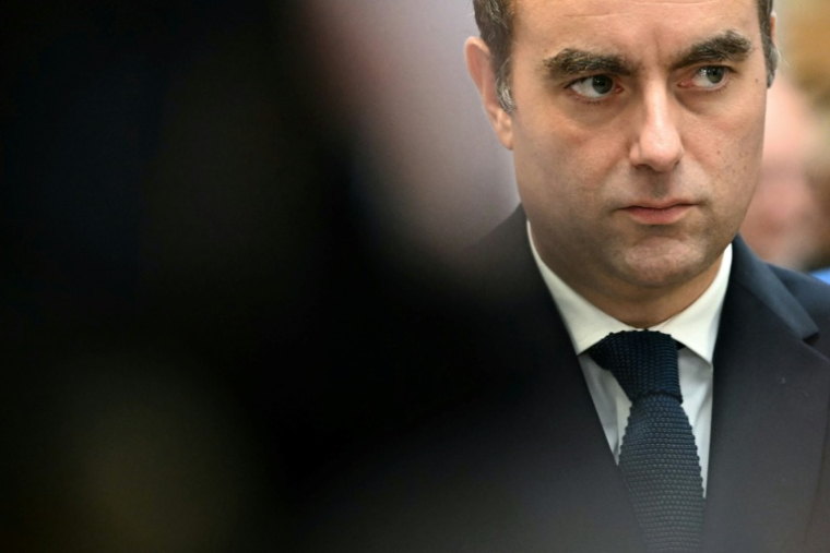Le Premier ministre Sébastien Lecornu, le 11 octobre 2025 à l'Haÿ-les-Roses, dans le Val-de-Marne ( POOL / Martin LELIEVRE )