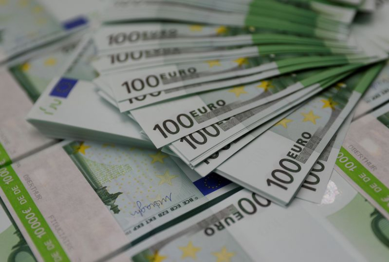 des billets de 100 euros sont visibles au siège de la société Money Service Austria à Vienne