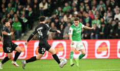 Saint-Etienne fait sauter le verrou du Red Star et continue de talonner Troyes