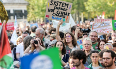 Rassemblement à Paris pour le climat, le 26 septembre 2026 ( AFP / MEHDI FEDOUACH )