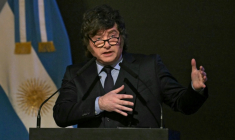 Le président argentin Javier Milei lors d'une conférence à Buenos Aires, le 20 août 2026 ( AFP / Juan MABROMATA )