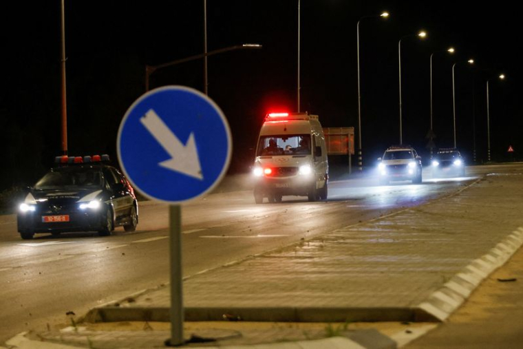 Une ambulance près de la frontière entre Israël et Gaza