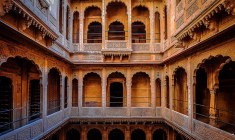 En Inde, ces petits palais luxueux tombent en ruine (Crédit photo: Lensnmatter - Flickr)
