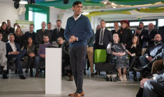 Sunak en visite dans les East Midlands