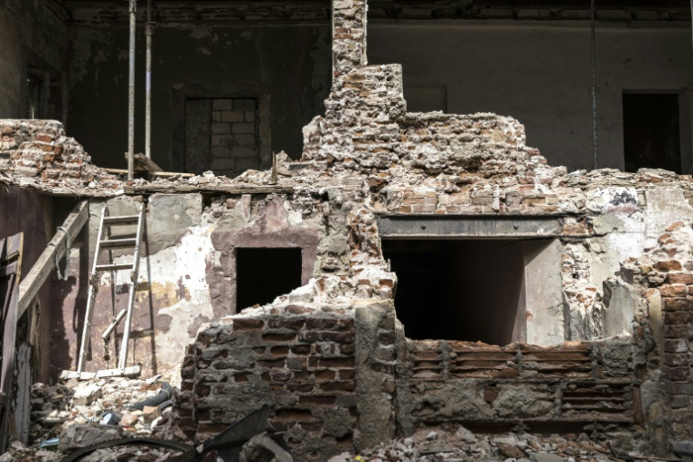 Les ruines d'un ancien entrepôt d'esclaves du bâtiment Maurel et Prom, le 28 juillet 2026 à Saint-Louis, au Sénégal ( AFP / PATRICK MEINHARDT )