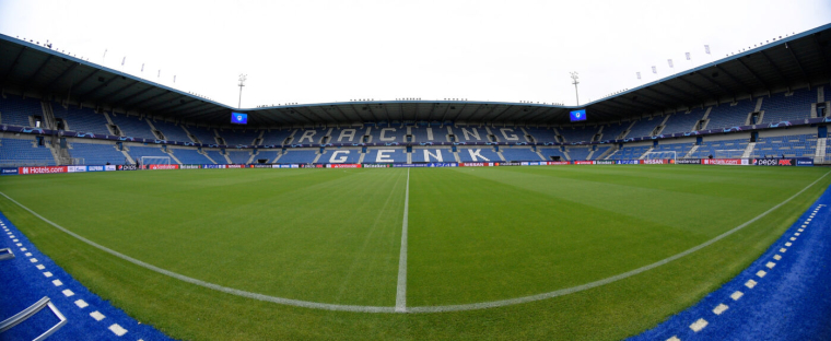 Le gardien de Jong Genk célébré par les supporters adverses quelques jours après le décès de son père