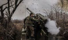 Des artilleurs ukrainiens dans l'oblast de donetsk, en Ukraine, le 18 novembre 2024. ( 24th Mechanized Brigade of Ukrai / HANDOUT )