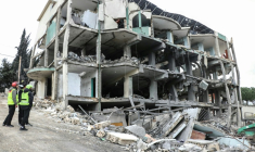 Un centre de soins détruit après une frappe israélienne à Burj Qalawiya, dans le sud du Liban, le 14 mars 2026  ( AFP / Kawnat HAJU )