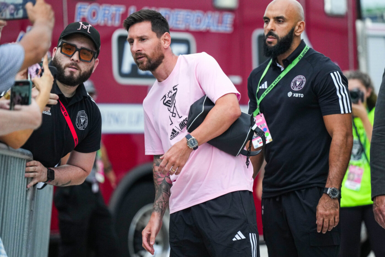 Le garde du corps de Lionel Messi interdit de terrain