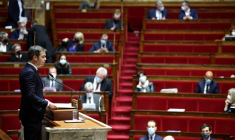 FRANCE: LE GOUVERNEMENT VEUT FAIRE ADOPTER LE "PASS VACCINAL" AUSSI VITE QUE POSSIBLE