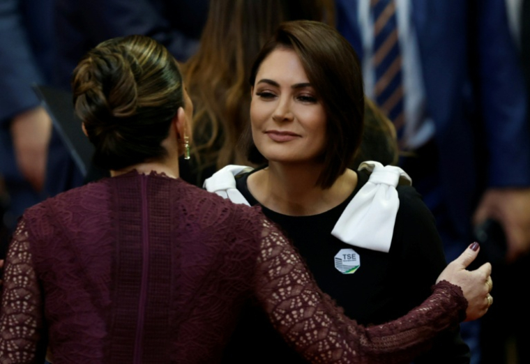 Michelle Bolsonaro, épouse de l'ex-président brésilien Jair Bolsonaro, assiste à l'investiture du juge Nunes Marques comme président du Tribunal supérieur électoral (TSE), à Brasilia, le 12 mai 2026 ( AFP / Sergio Lima )