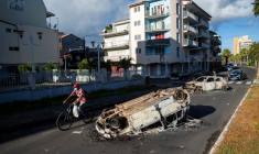 FRANCE: TENSIONS PERSISTANTES EN GUADELOUPE, APPEL À LA GRÈVE GÉNÉRALE EN MARTINIQUE