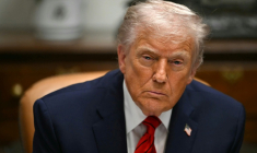 Le président américain Donald Trump participe à une table ronde à la Maison Blanche, à Washington, le 10 décembre 2025 ( AFP / ANDREW CABALLERO-REYNOLDS )