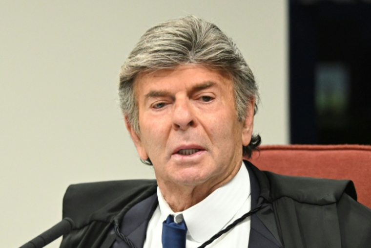 Le juge de la Cour suprême du Brésil Luiz Fux s'exprime lors de la session de vote au procès de l'ancien président Jair Bolsonaro, le 10 septembre 2025 à Brasilia ( AFP / Evaristo Sa )