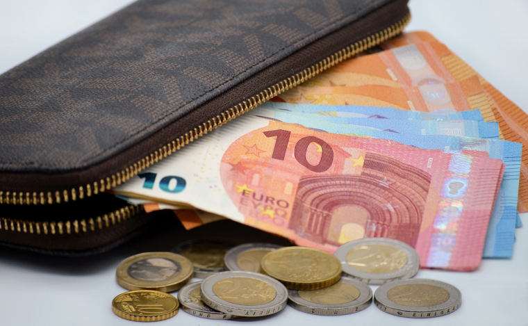 La revalorisation de la pension d'invalidité aura plusieurs mois de retard. (illustration) (neelam279 / Pixabay)