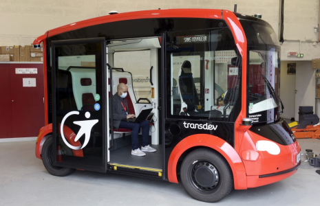 Un prototype de bus autonome de Transdev. (illustration) ( AFP / ERIC PIERMONT )