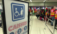 La CGT bloque un hypermarché Auchan à Bagnolet