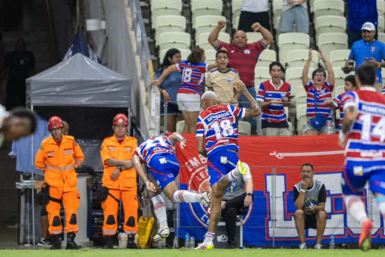 Il blesse son coéquipier en célébrant un but… refusé pour hors-jeu