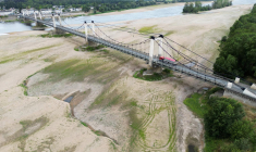 Sécheresse à Saint-Georges-sur-Loire, le 1er août 2023. ( AFP / DAMIEN MEYER )