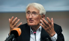 Le philosophe allemand Jürgen Habermas, le 6 août 2013 à Athènes  ( AFP / LOUISA GOULIAMAKI )