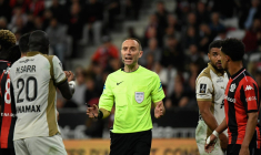 La technique astucieuse d’un arbitre pour ne pas subir la pression des joueurs